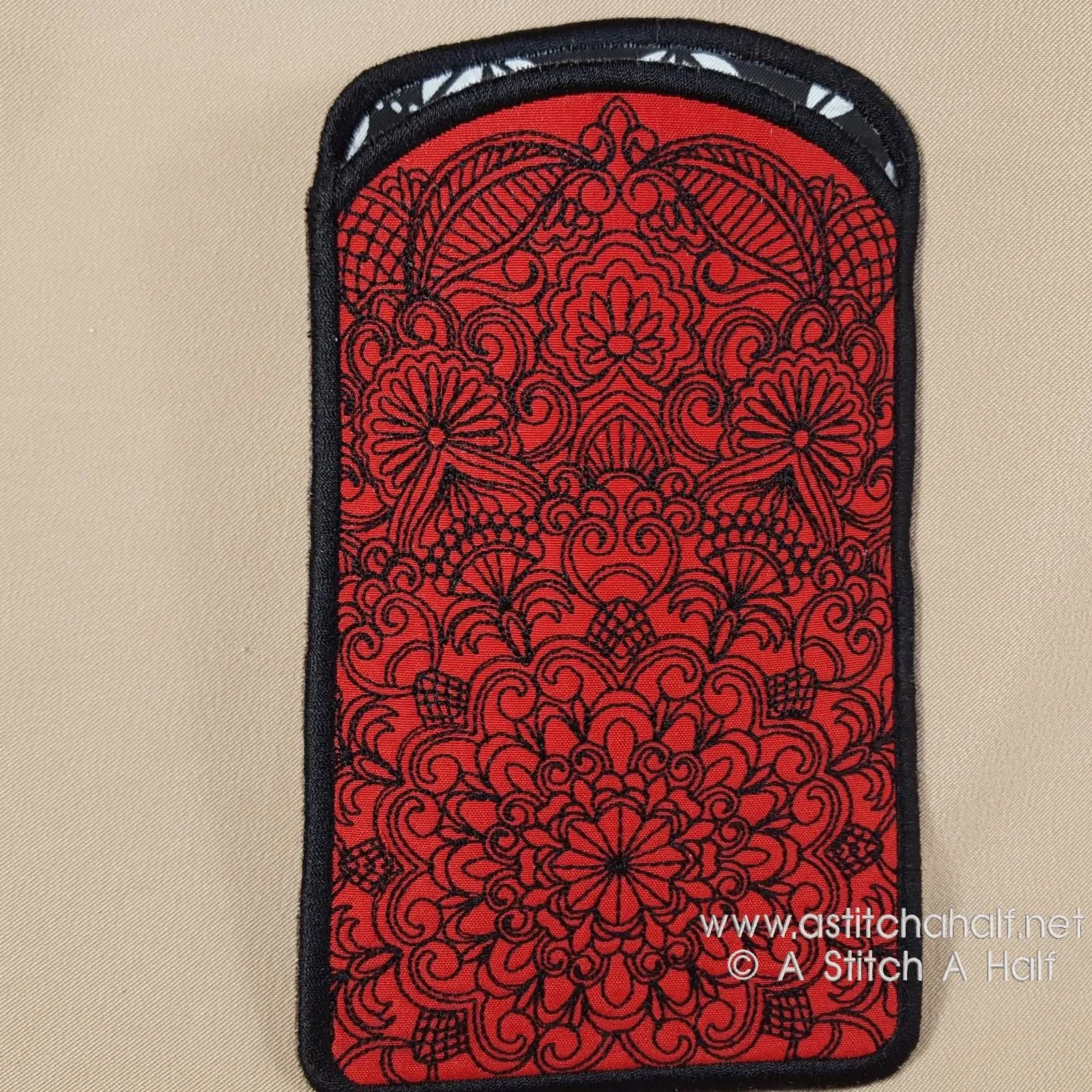 Spectacular Oasis Eyeglasses Case